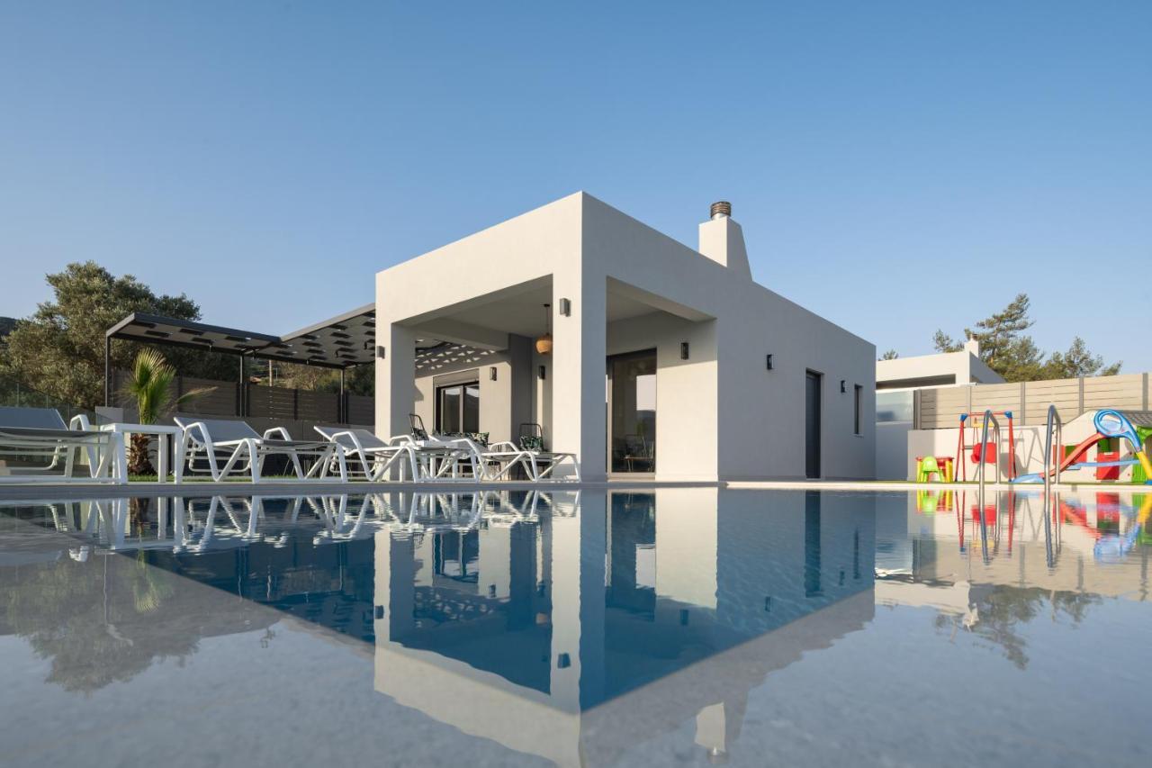 Eolides Villas , Quite Idyll Of Rural Bliss,By Thinkvilla Lambiní Kültér fotó